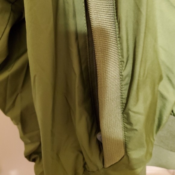 Cabalas Pullover Light weight Jacket - Picture 6 of 7